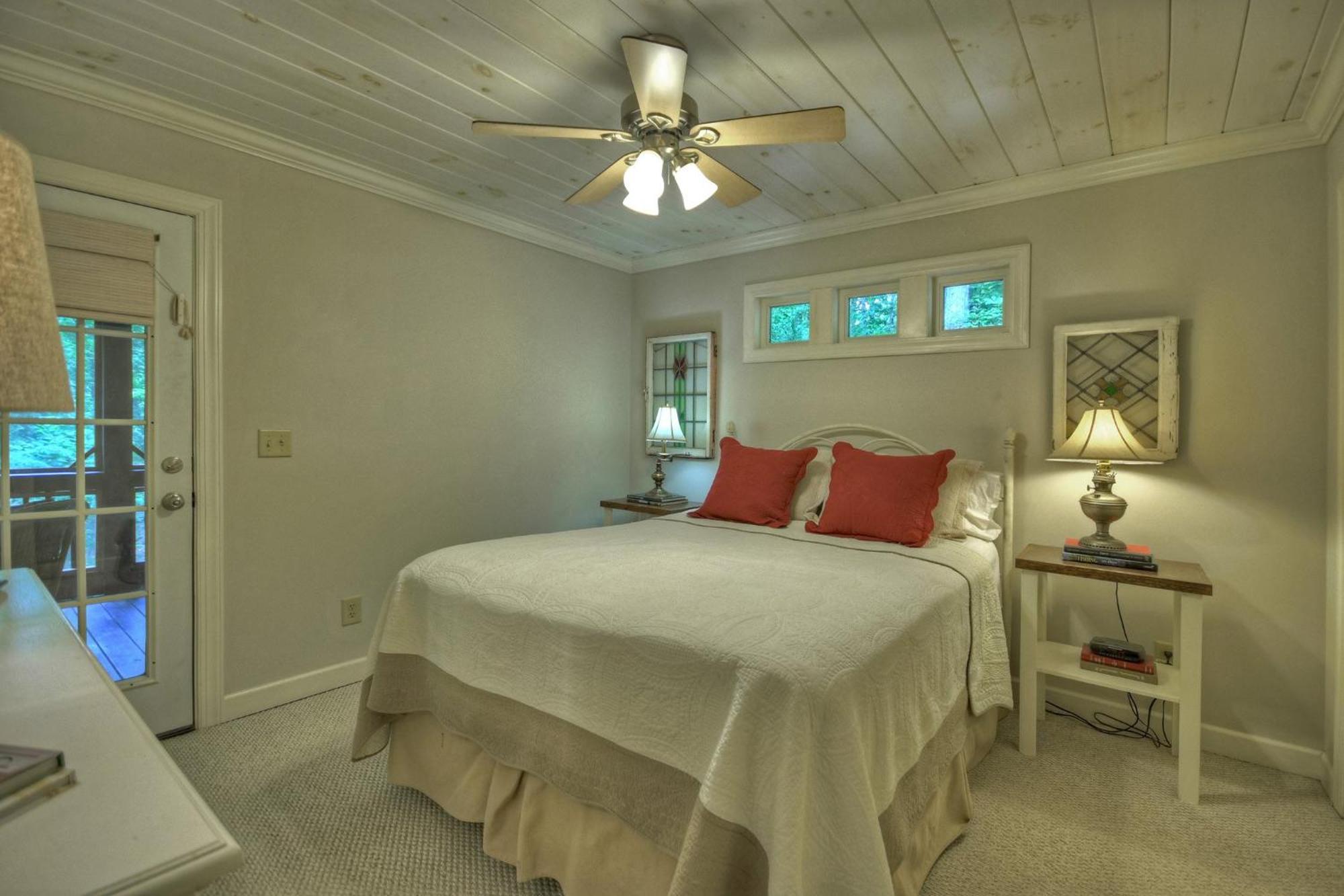 Southern Living Cottage Cozy Up By The Fire Relax On The Porch And Enjoy Peaceful Surroundings Blue Ridge Exterior photo